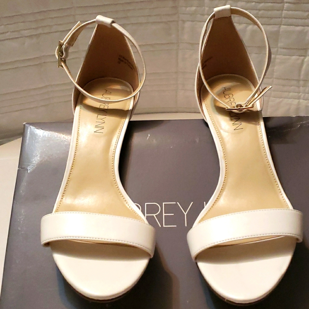 White Aubrey Lynn Pumps